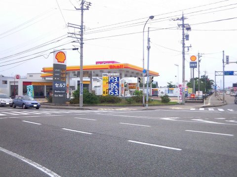 ガソリンスタンド 昭和シェル セルフ小松北SS / マルセキ(株)